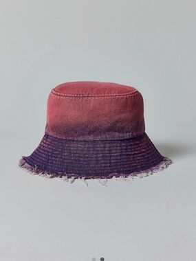 NWT Urban Outfitters Frayed Bucket Hat
